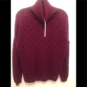 KOKUN MAGENTA CASHMERE PERFORATED TURTLENECK